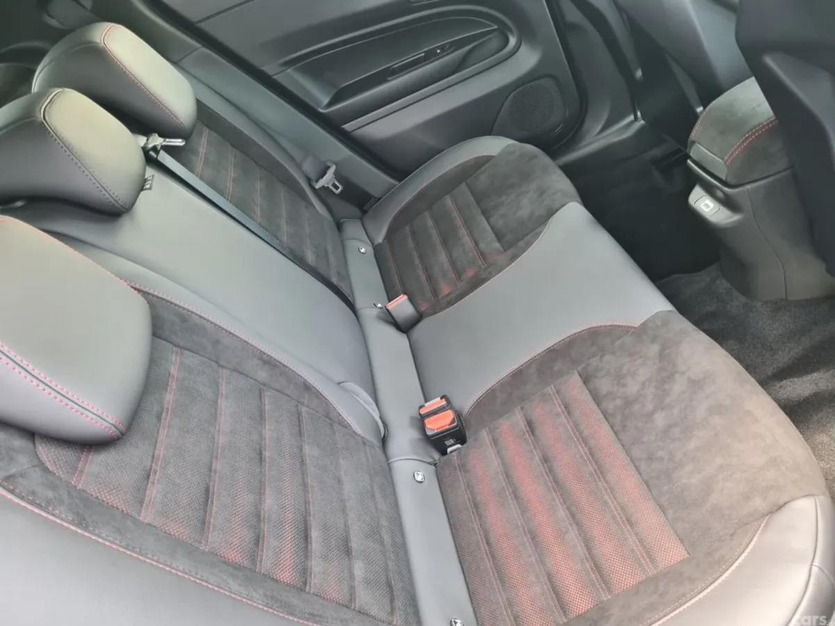 Alfa Romeo Junior Hatchback, Electric, 2027, Black