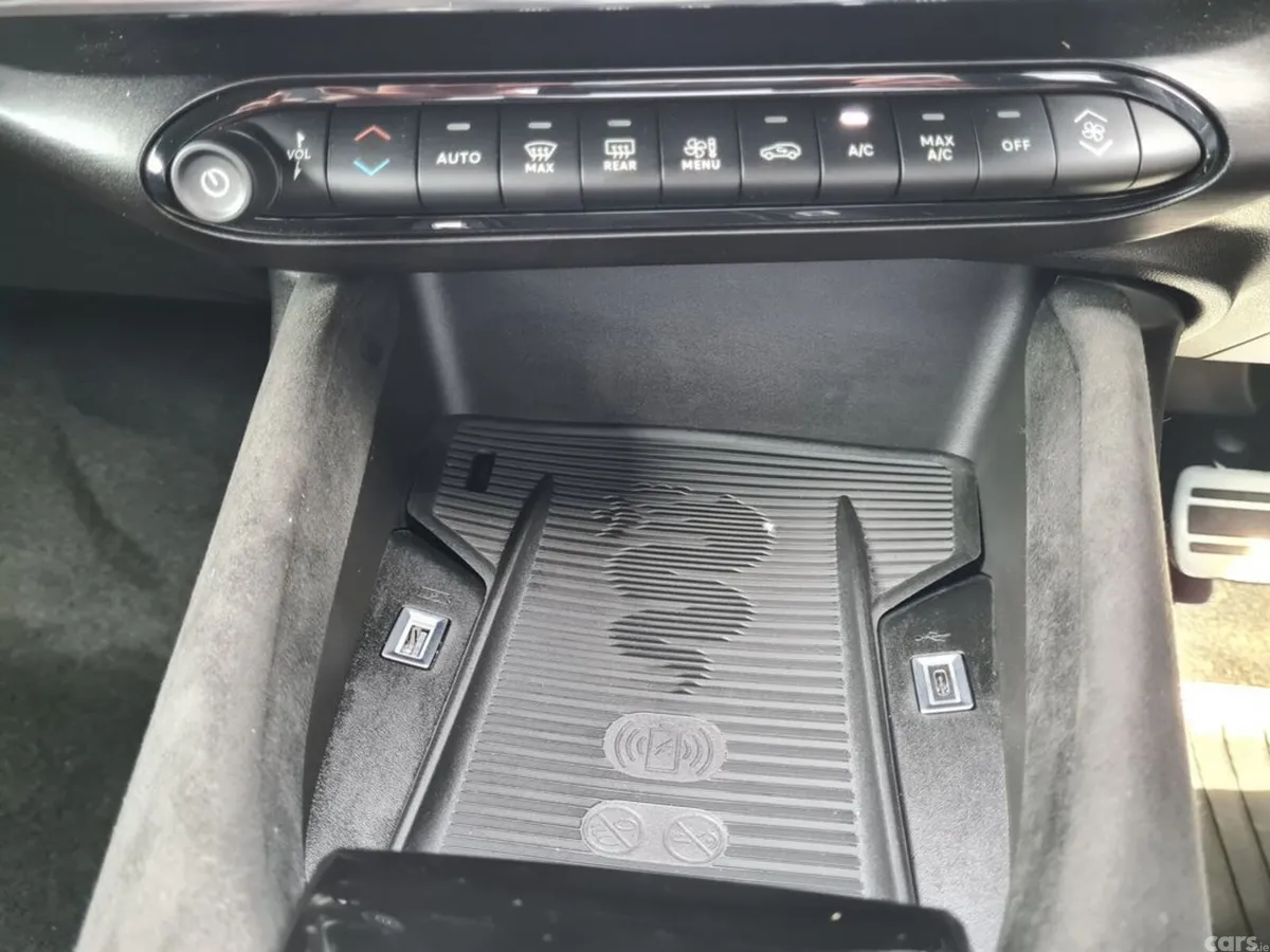 Alfa Romeo Junior Hatchback, Electric, 2027, Black
