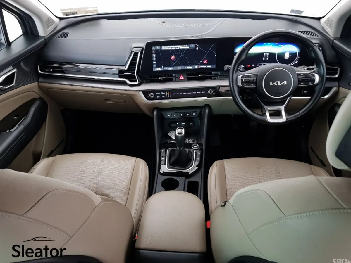 Kia Sportage MPV, Diesel, 2022, Grey