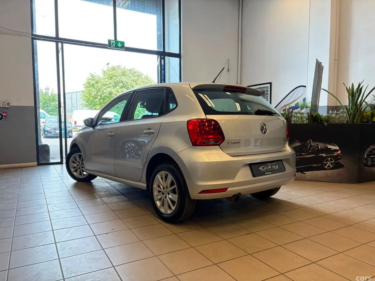 Volkswagen Polo Hatchback, Petrol, 2015, Silver