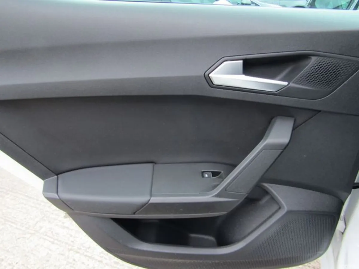 SEAT Leon Estate, Diesel, 2021, White