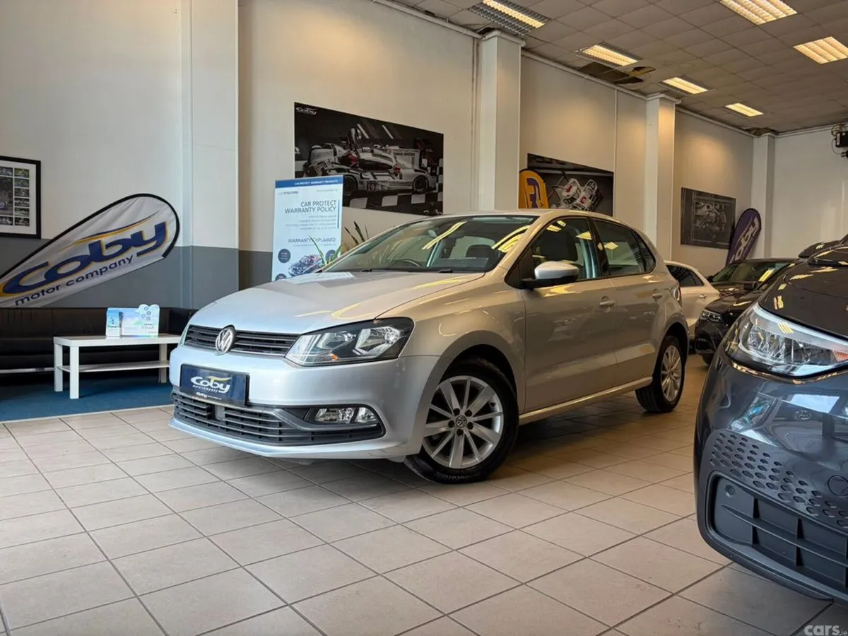 Volkswagen Polo Hatchback, Petrol, 2015, Silver
