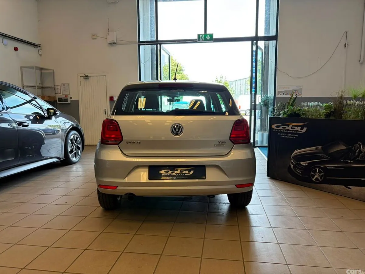 Volkswagen Polo Hatchback, Petrol, 2015, Silver