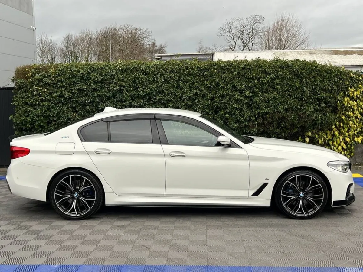 BMW 5-Series Saloon, Petrol Plug-in Hybrid, 2017, White
