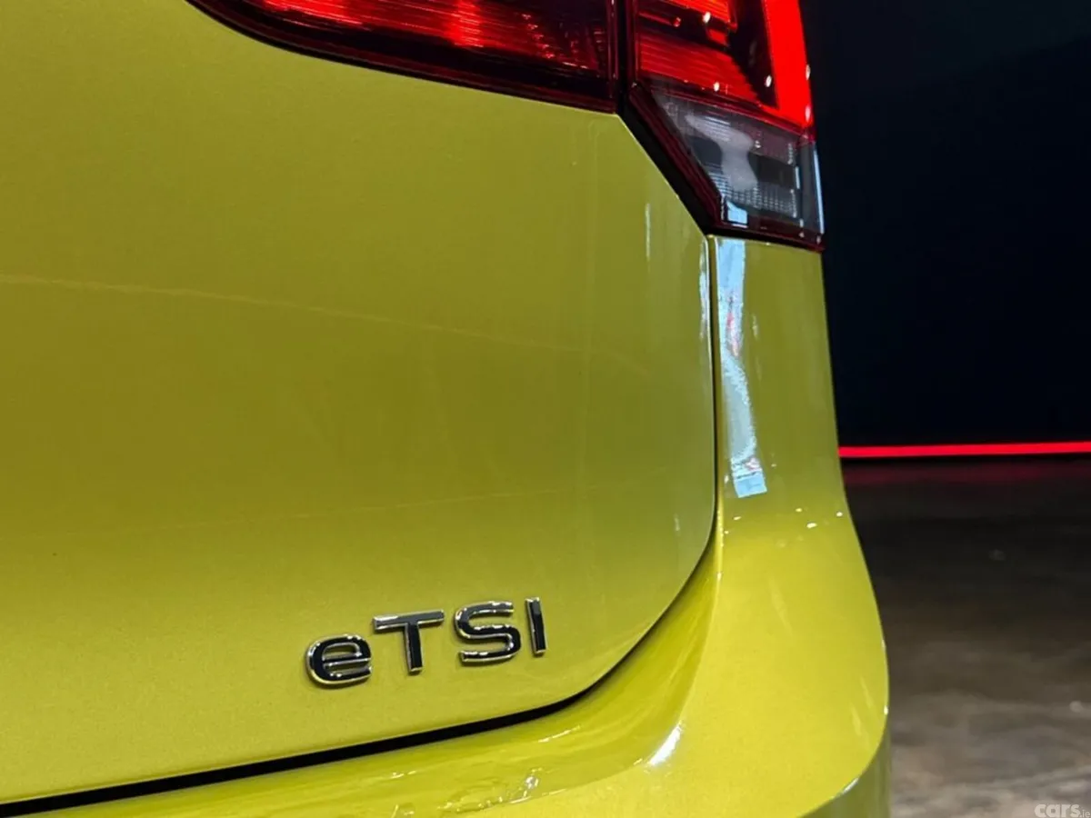 Volkswagen Golf Hatchback, Petrol Hybrid, 2021, Yellow