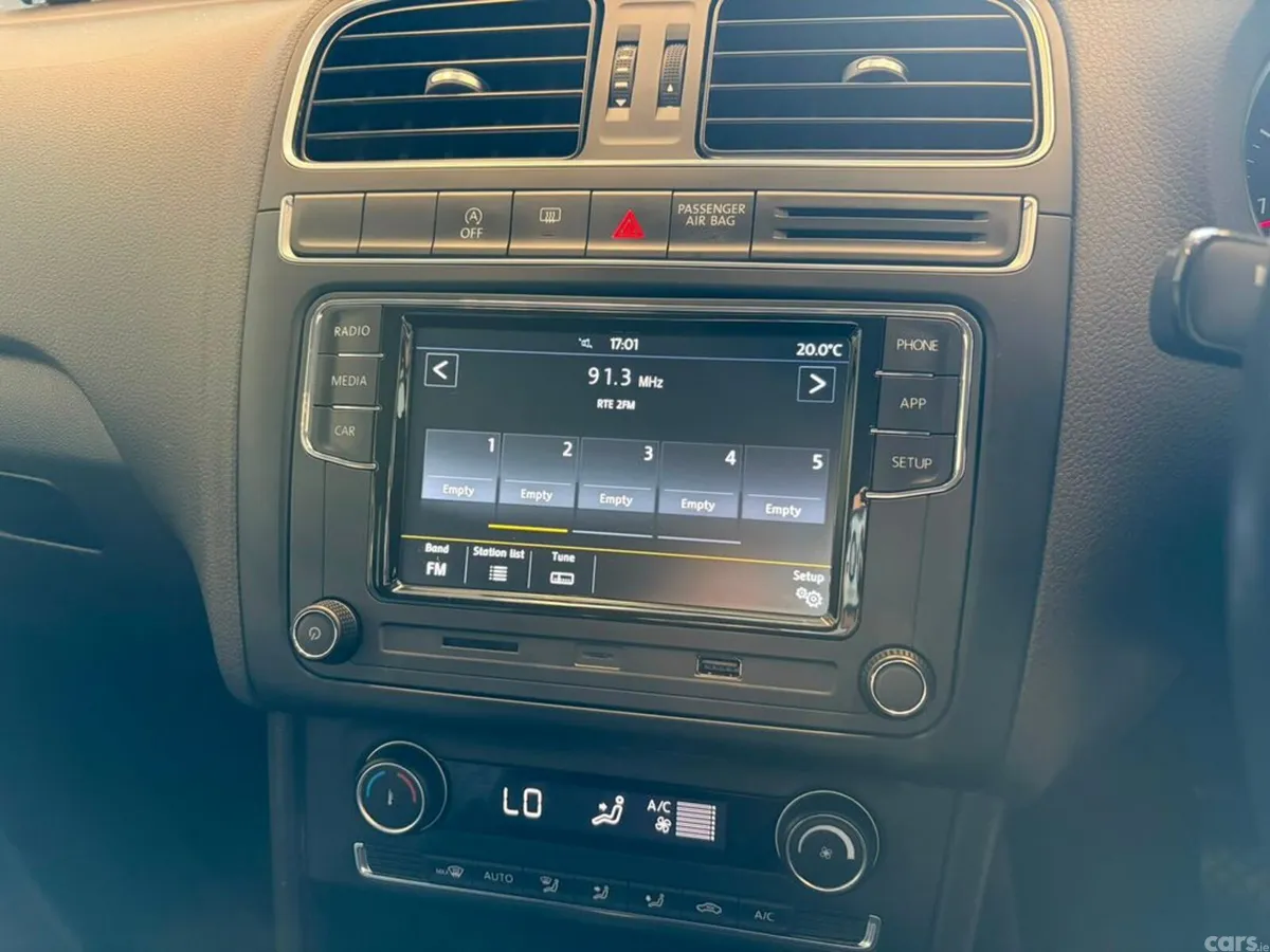 Volkswagen Polo Hatchback, Petrol, 2015, Silver