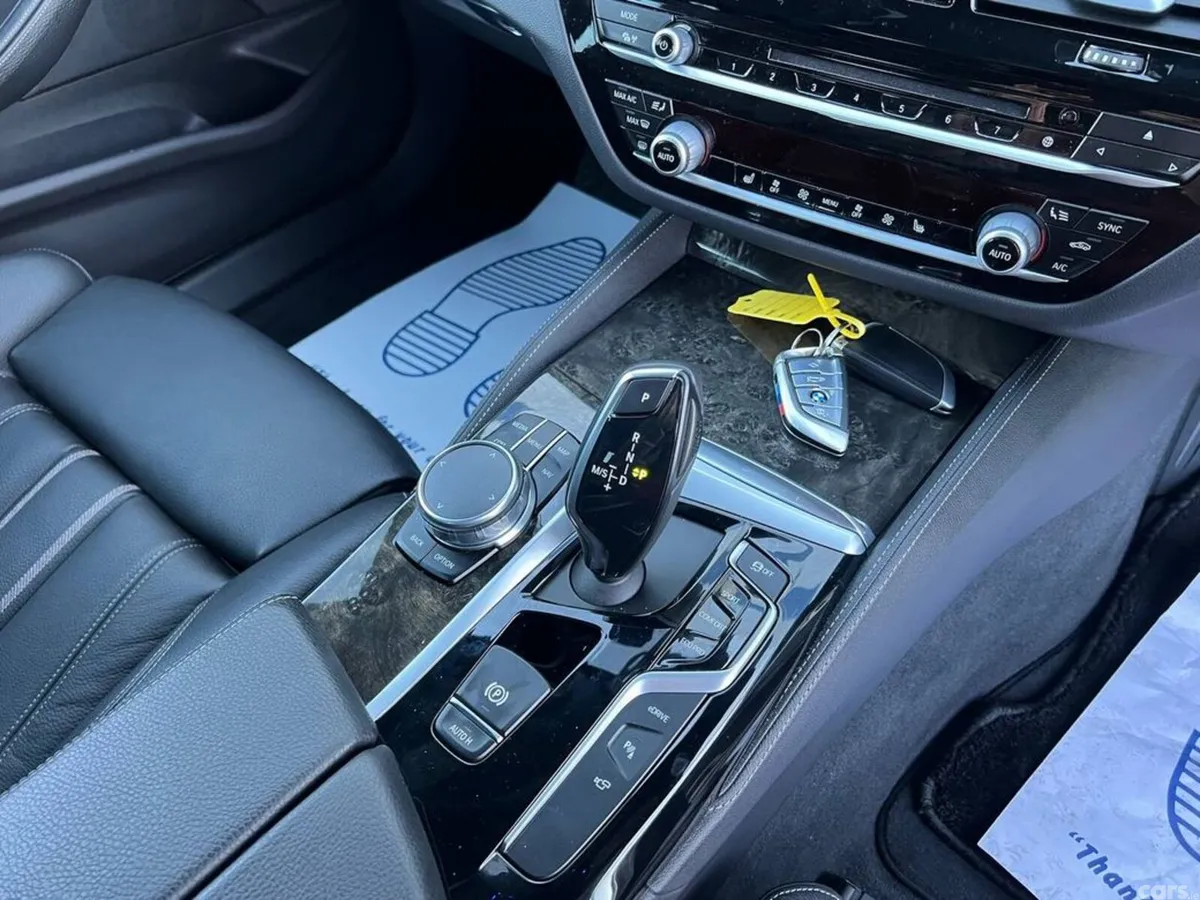 BMW 5-Series Saloon, Petrol Plug-in Hybrid, 2017, White