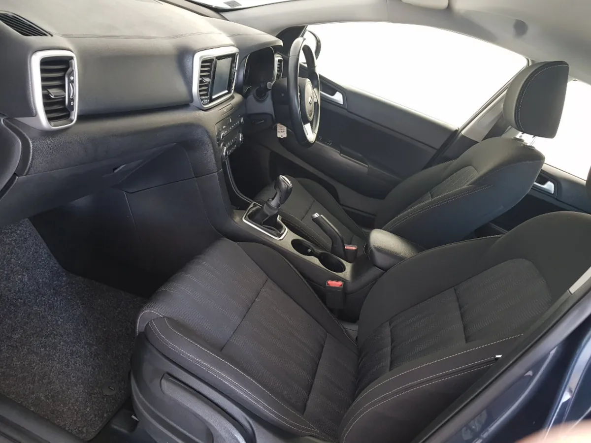 Kia Sportage MPV, Diesel, 2020, Blue