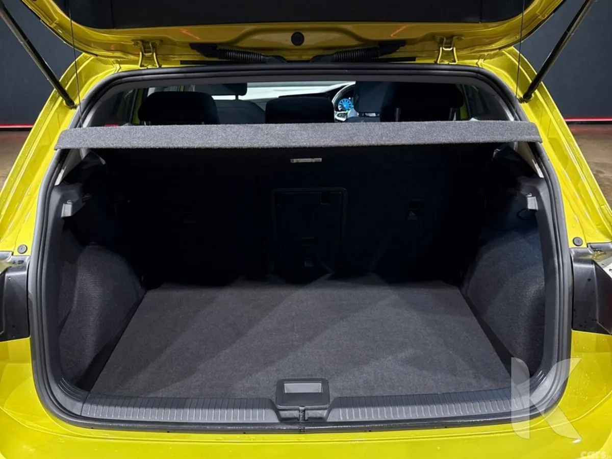Volkswagen Golf Hatchback, Petrol Hybrid, 2022, Yellow