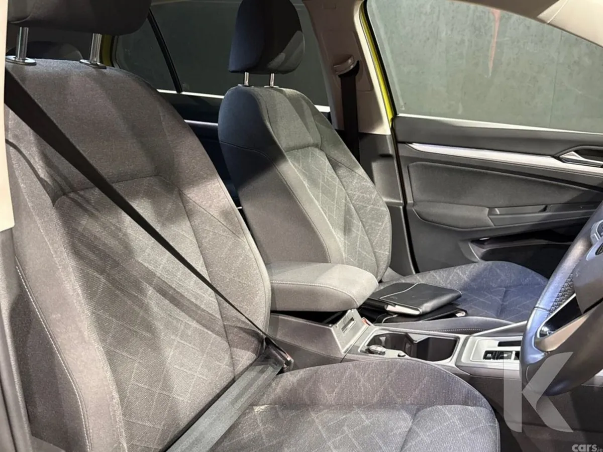Volkswagen Golf Hatchback, Petrol Hybrid, 2021, Yellow