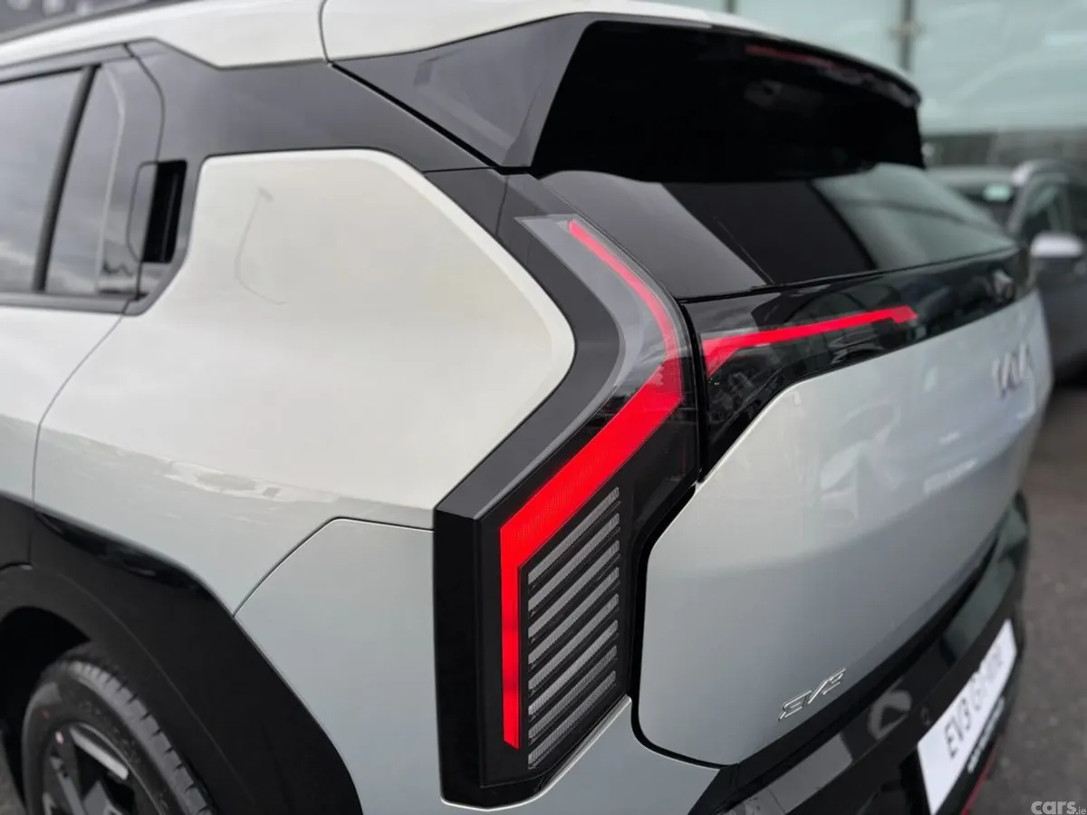Kia EV3 SUV, Electric, 2027, Silver