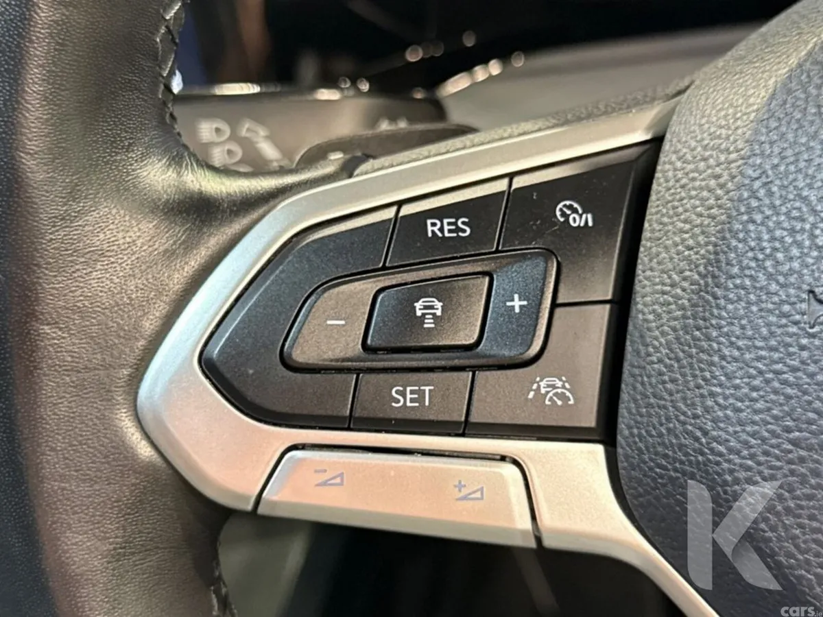Volkswagen Golf Hatchback, Petrol Hybrid, 2022, Yellow