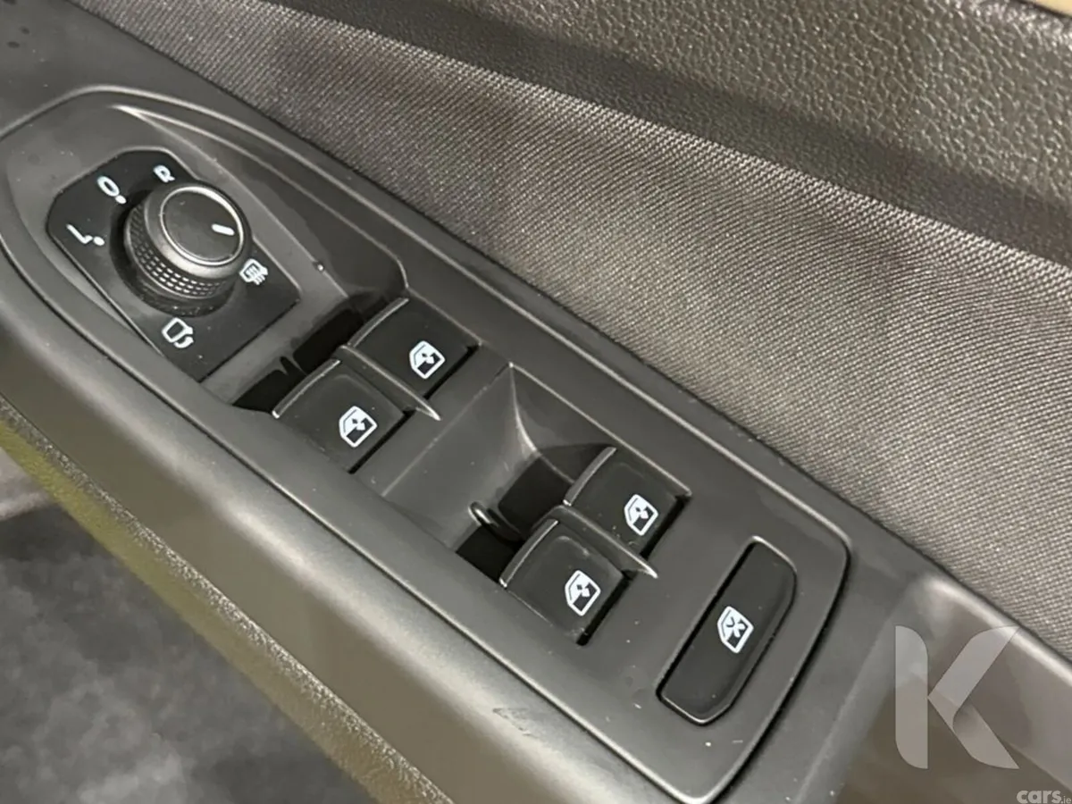Volkswagen Golf Hatchback, Petrol Hybrid, 2022, Yellow