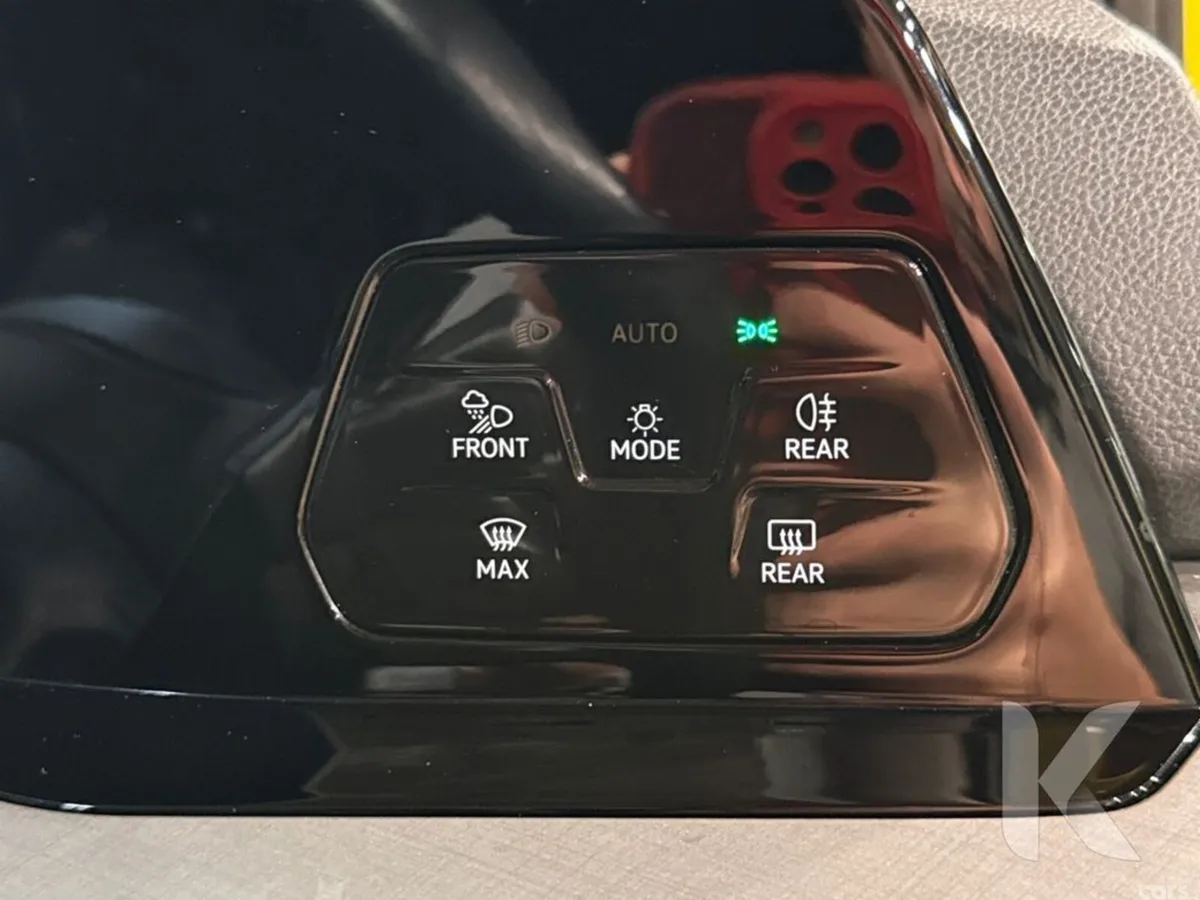 Volkswagen Golf Hatchback, Petrol Hybrid, 2022, Yellow