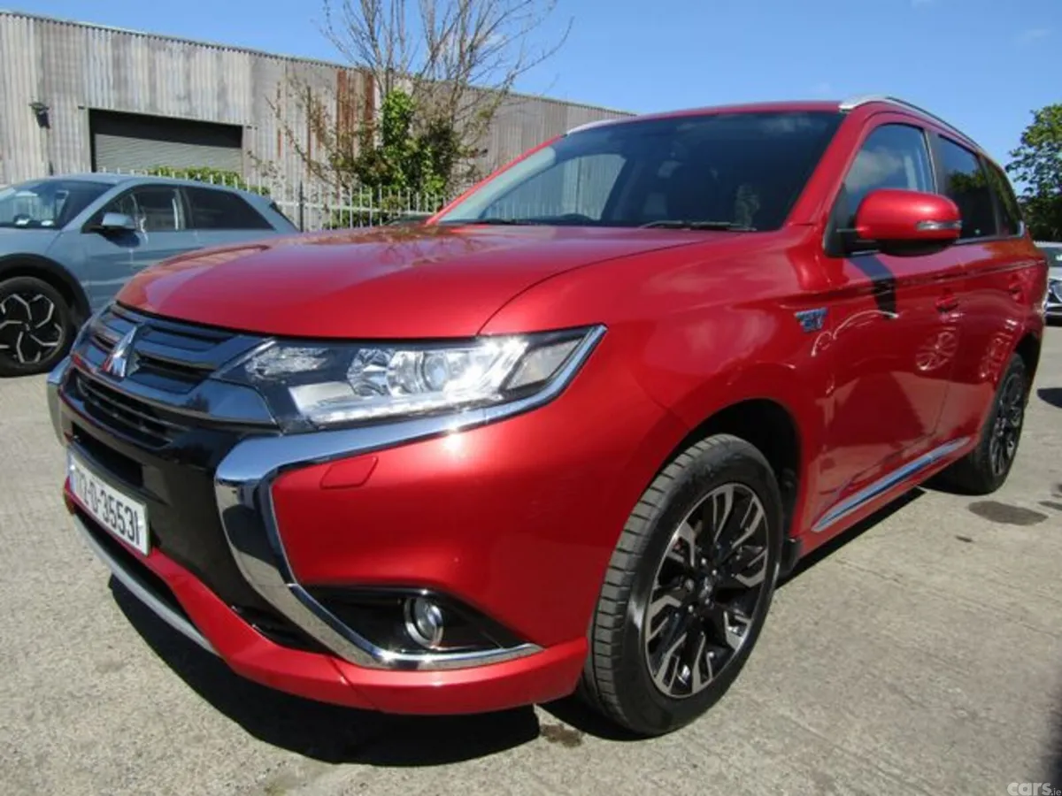 Mitsubishi Outlander Estate, Petrol Plug-in Hybrid, 2017, Red