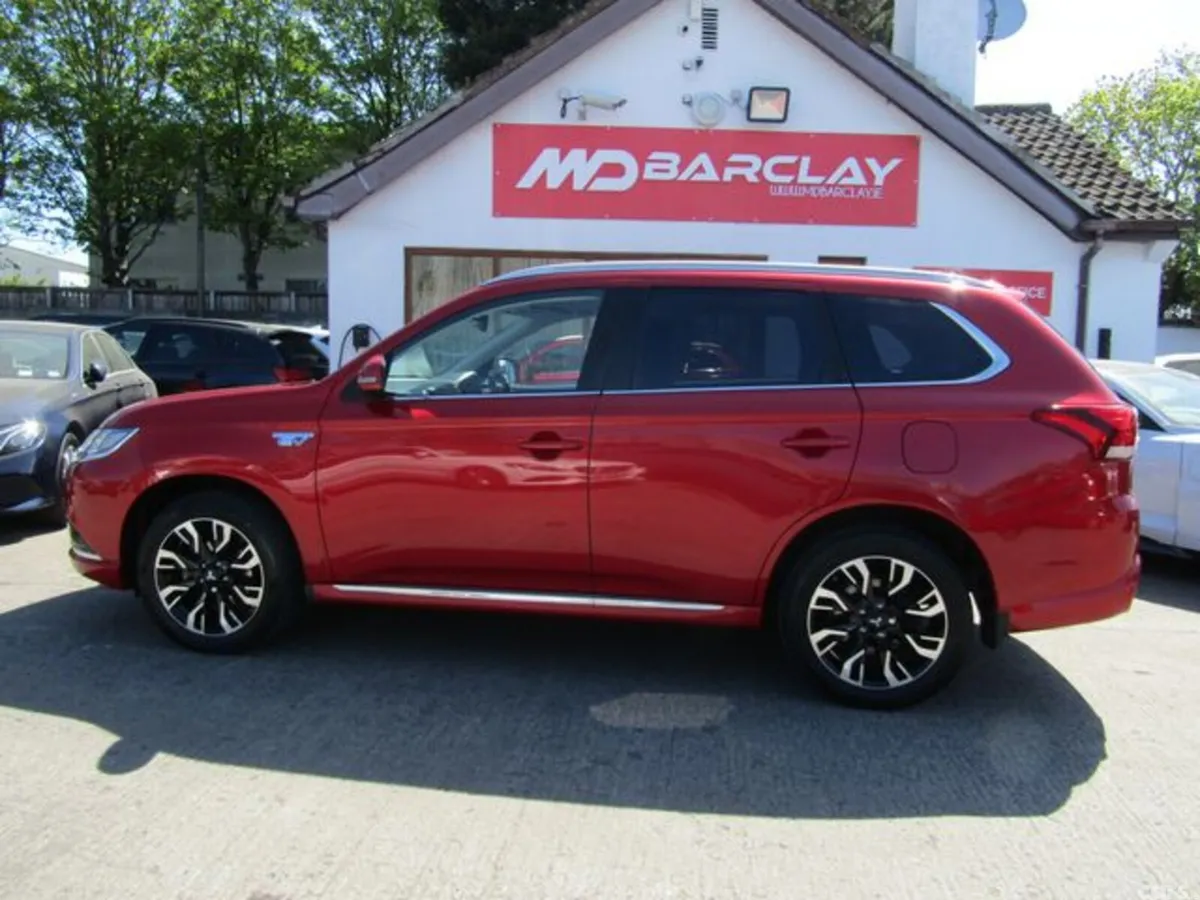 Mitsubishi Outlander Estate, Petrol Plug-in Hybrid, 2017, Red
