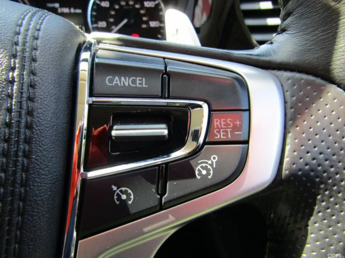 Mitsubishi Outlander Estate, Petrol Plug-in Hybrid, 2017, Red