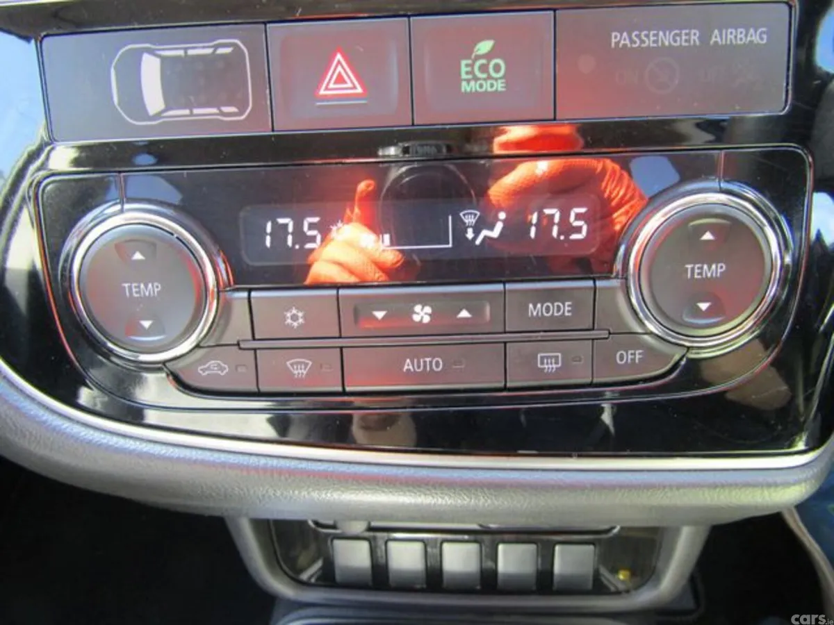 Mitsubishi Outlander Estate, Petrol Plug-in Hybrid, 2017, Red