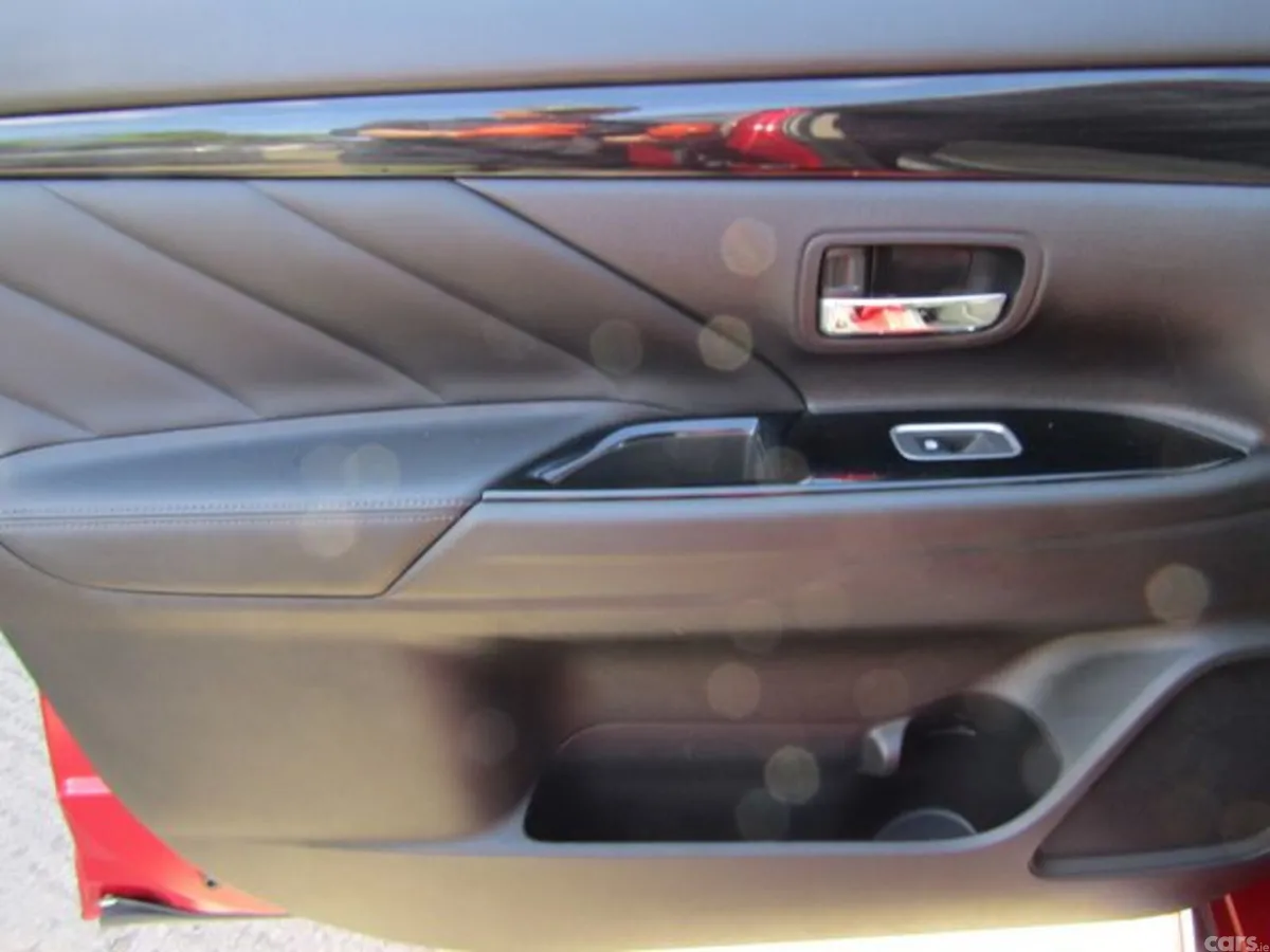 Mitsubishi Outlander Estate, Petrol Plug-in Hybrid, 2017, Red