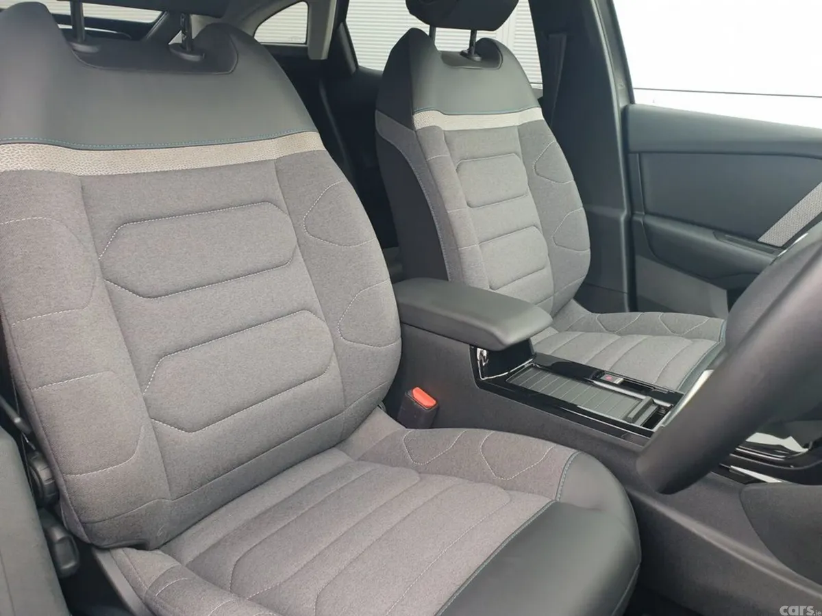 Citroen C4 Hatchback, Petrol, 2024, Grey