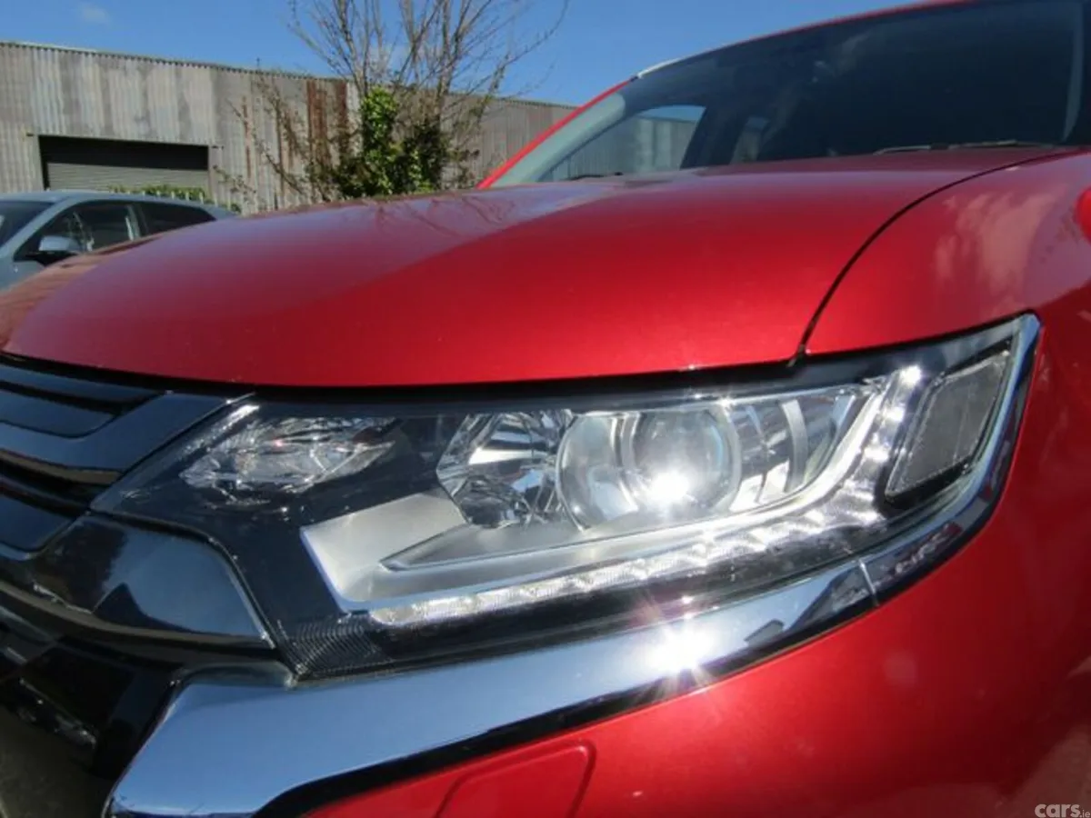 Mitsubishi Outlander Estate, Petrol Plug-in Hybrid, 2017, Red