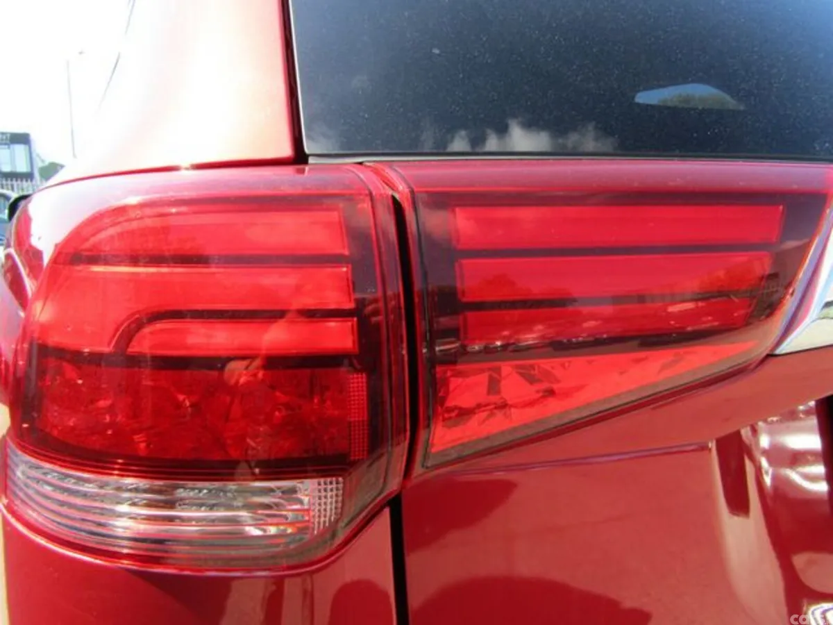 Mitsubishi Outlander Estate, Petrol Plug-in Hybrid, 2017, Red