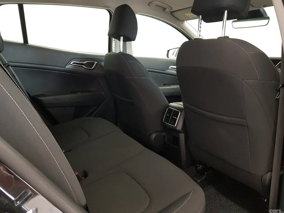 Kia Sportage MPV, Diesel, 2022, Black