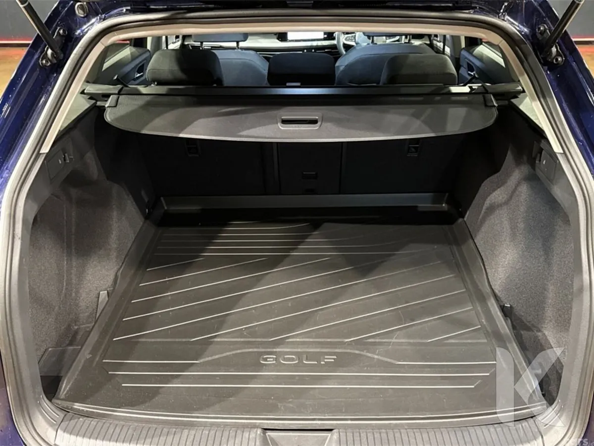 Volkswagen Golf Estate, Petrol Hybrid, 2023, Blue