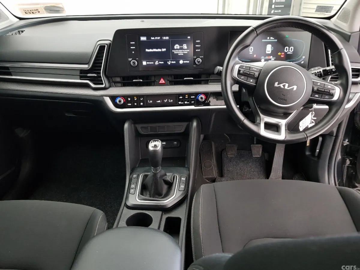 Kia Sportage MPV, Diesel, 2022, Black