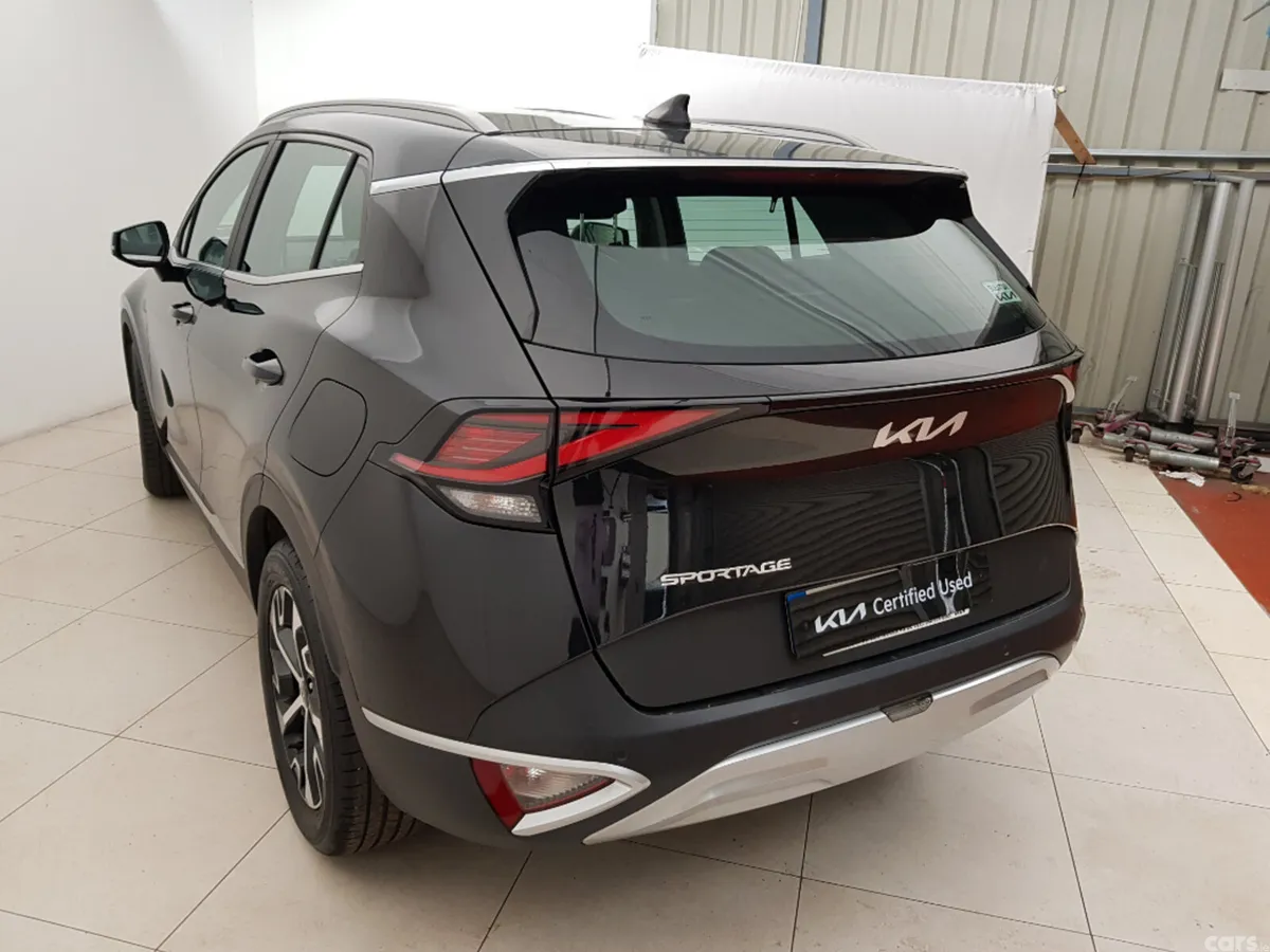 Kia Sportage MPV, Diesel, 2022, Black