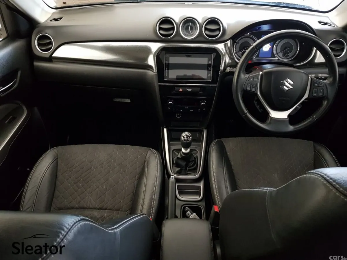 Suzuki Vitara Hatchback, Petrol, 2022, Grey
