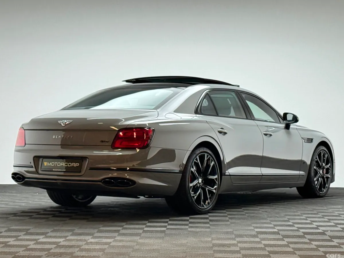 Bentley Flying Spur Saloon, Petrol Plug-in Hybrid, 2023, Grey