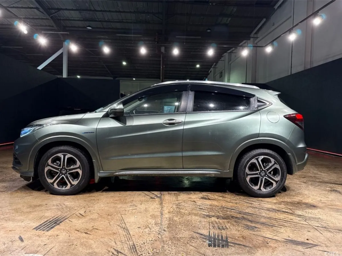 Honda Vezel SUV, Petrol Hybrid, 2020, Green
