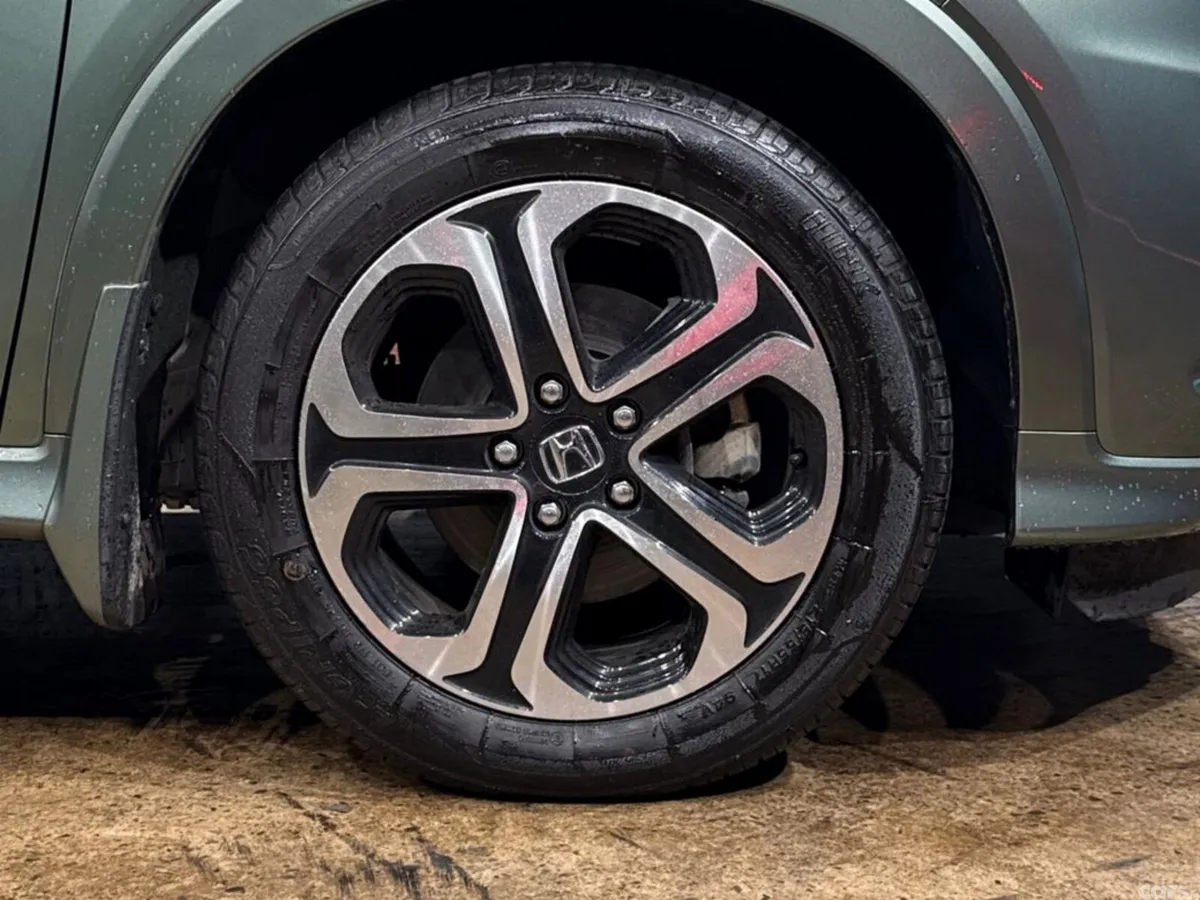 Honda Vezel SUV, Petrol Hybrid, 2020, Green