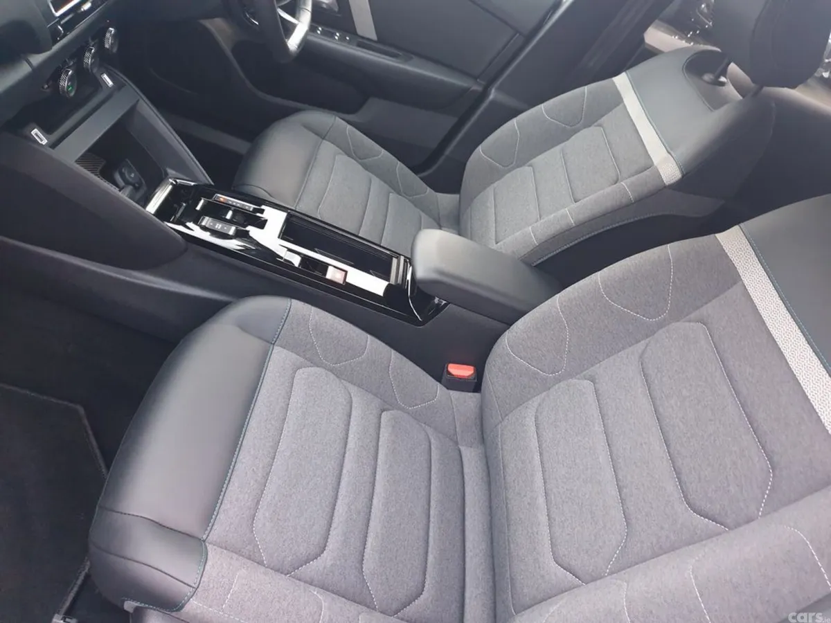 Citroen C4 Hatchback, Diesel, 2024, Grey