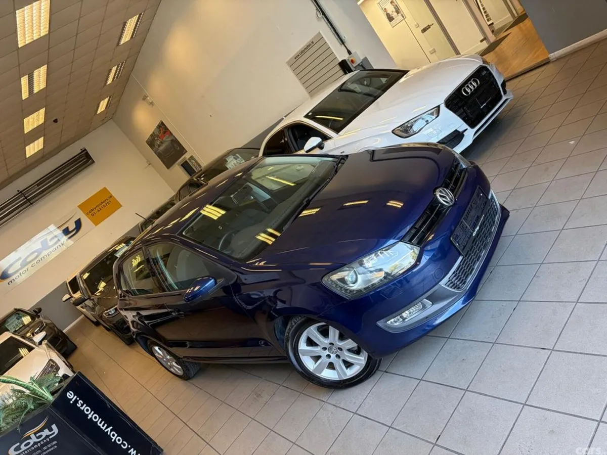 Volkswagen Polo Hatchback, Petrol, 2013, Blue