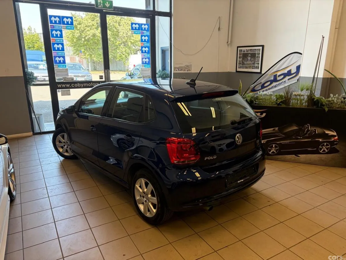 Volkswagen Polo Hatchback, Petrol, 2013, Blue
