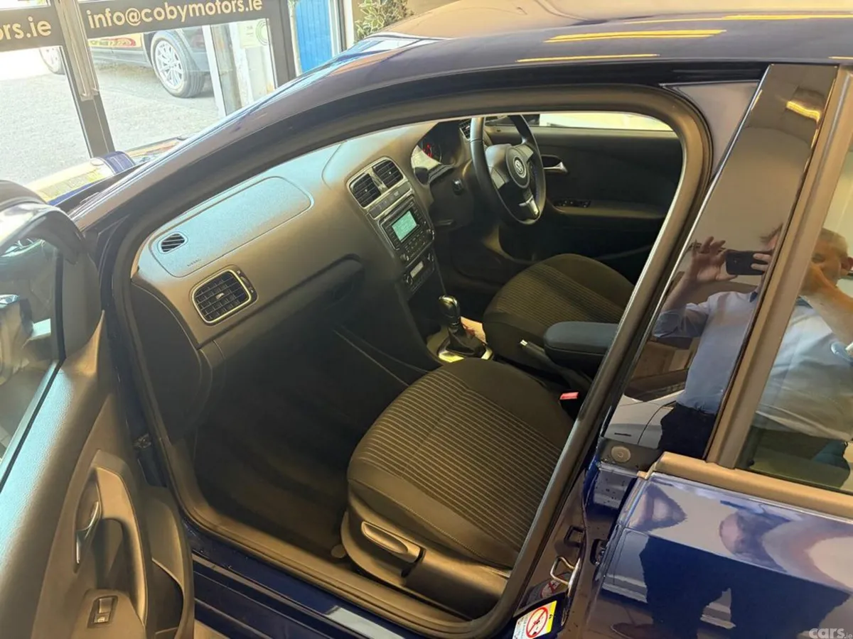 Volkswagen Polo Hatchback, Petrol, 2013, Blue