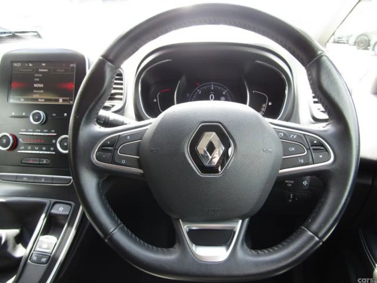 Renault Scenic Hatchback, Diesel, 2018, Red