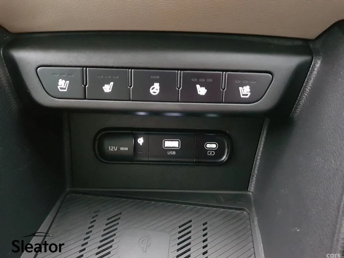 Kia Sportage MPV, Diesel, 2022, Grey