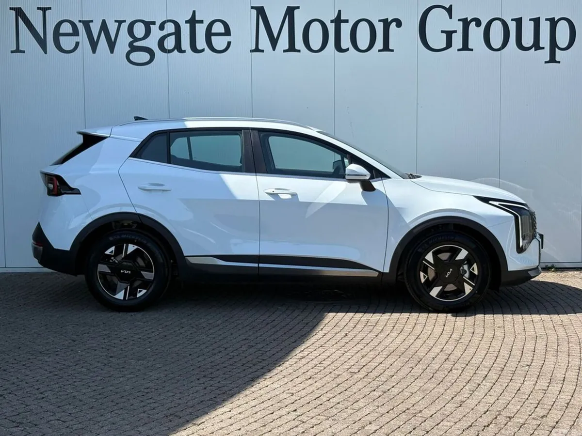 Kia Sportage SUV, Diesel, 2027, White