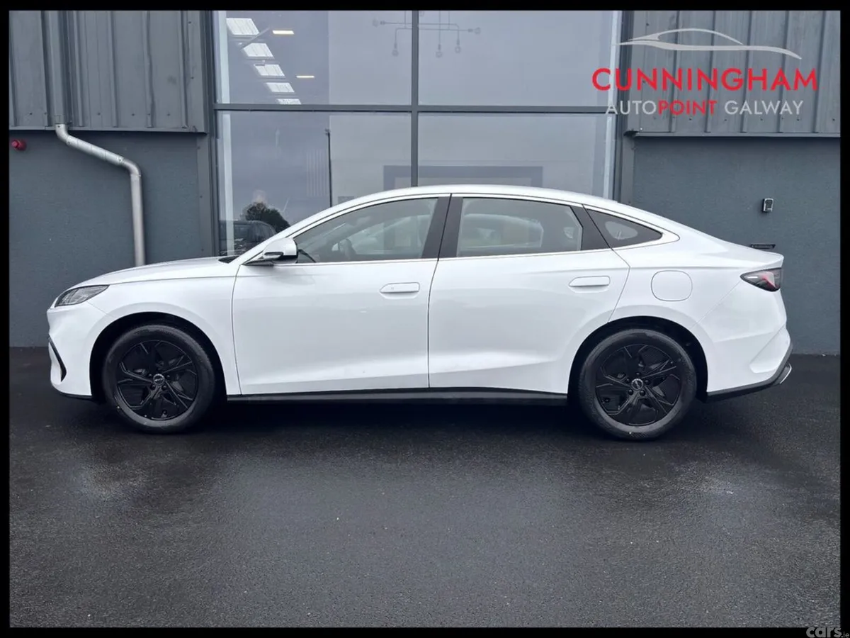 BYD Seal 6 Saloon, Petrol Plug-in Hybrid, 2027, White