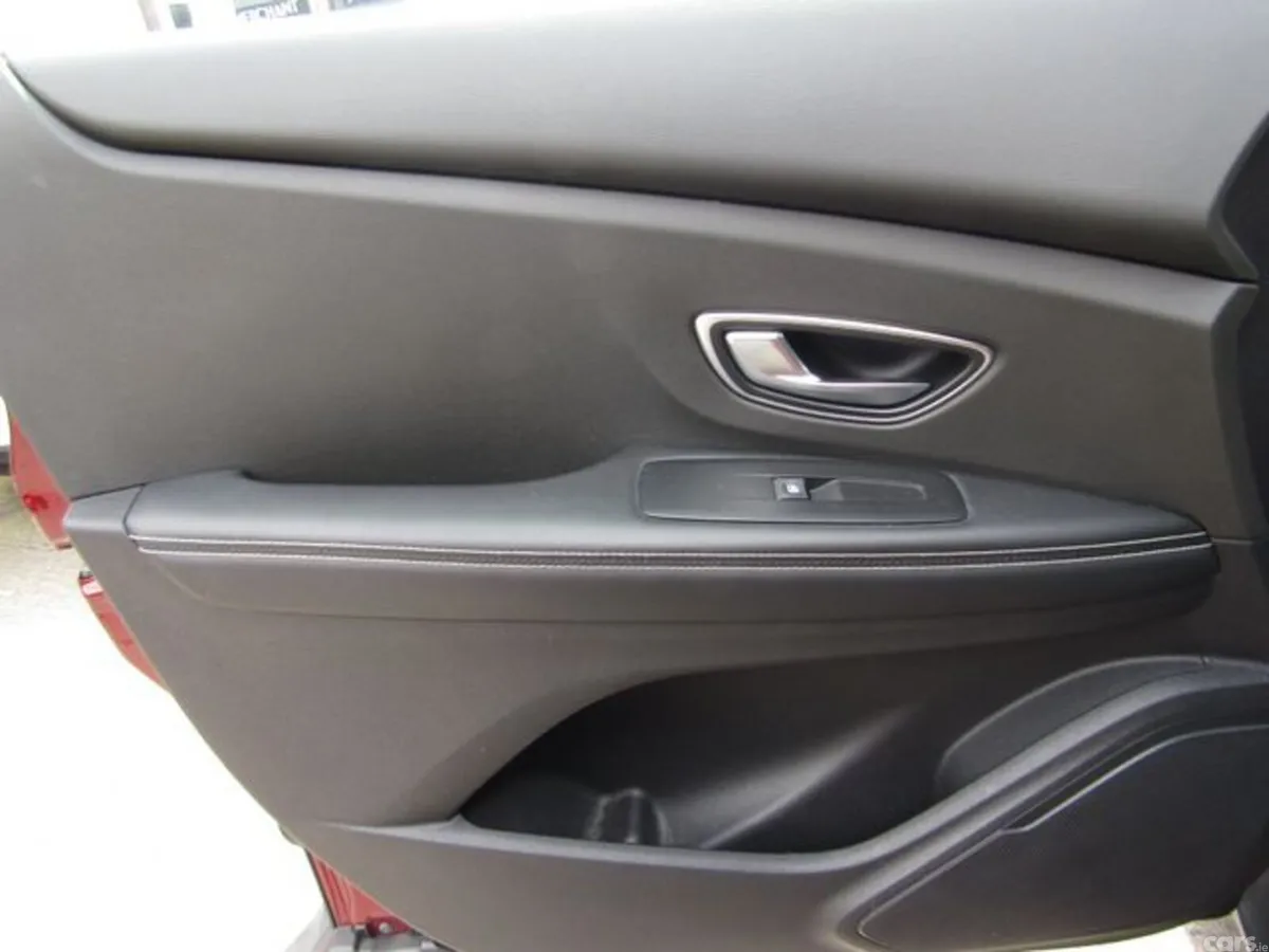 Renault Scenic Hatchback, Diesel, 2018, Red