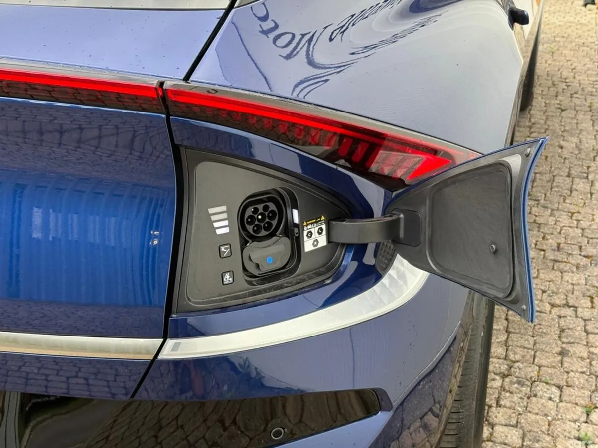 Kia EV6 Hatchback, Electric, 2027, Blue