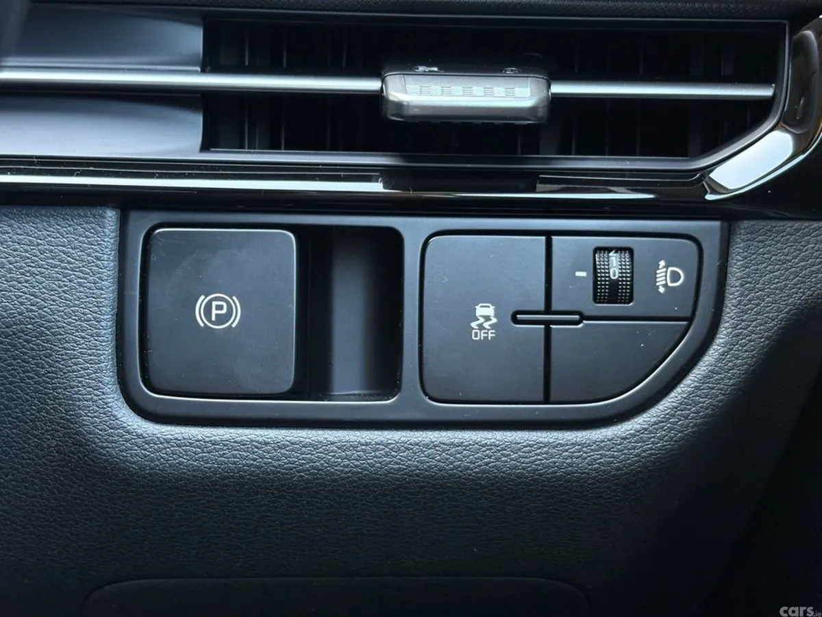 Kia Sportage SUV, Diesel, 2027, White