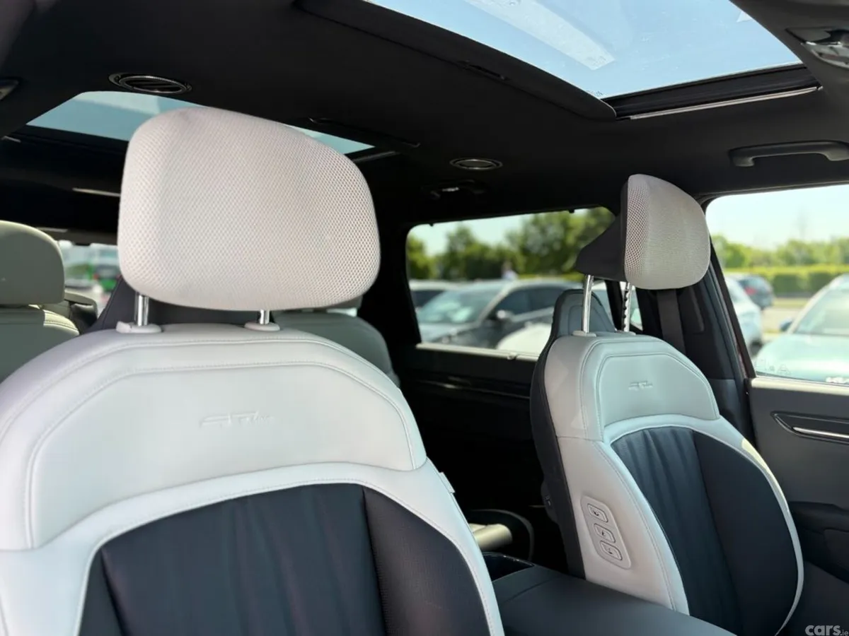 Kia EV9 SUV, Electric, 2026, Red