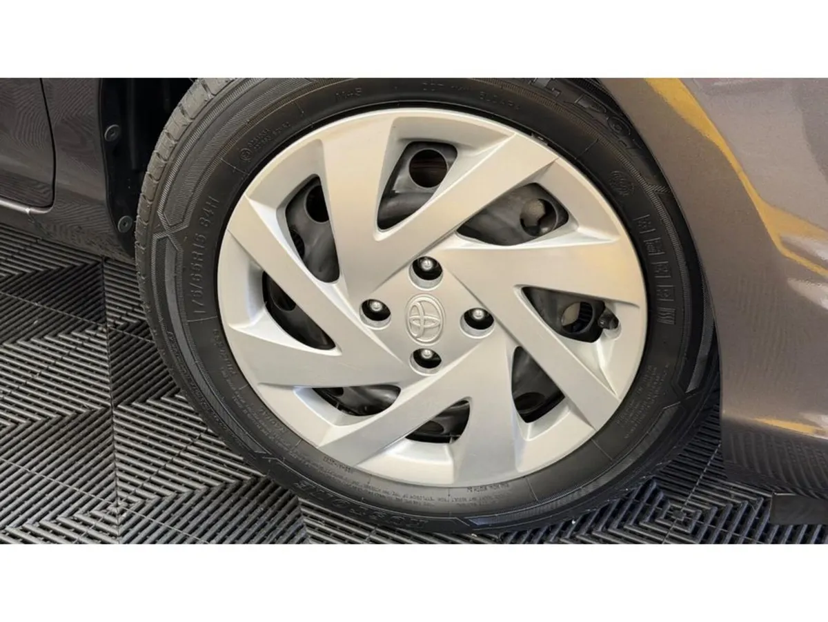 Toyota Aqua Hatchback, Petrol Hybrid, 2015, Grey