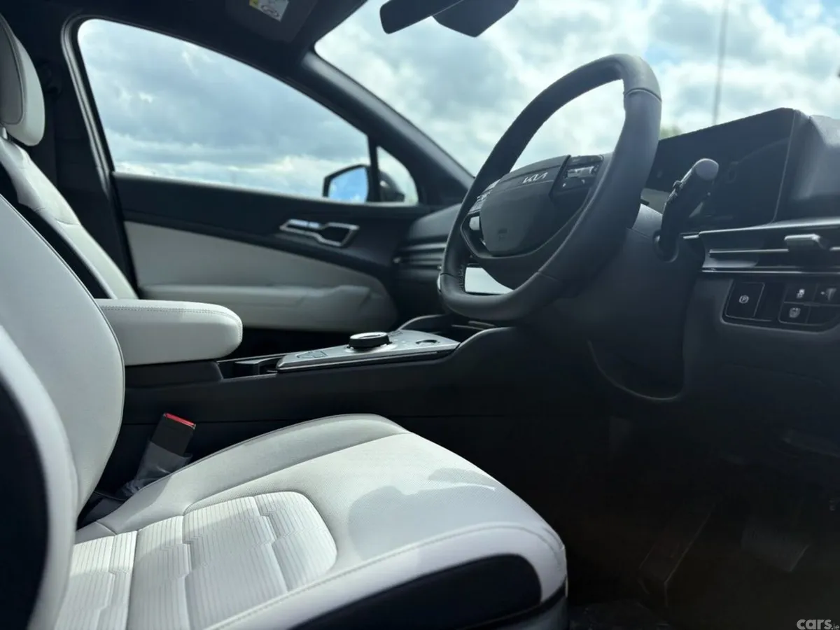 Kia Sportage SUV, Petrol Hybrid, 2027, Grey