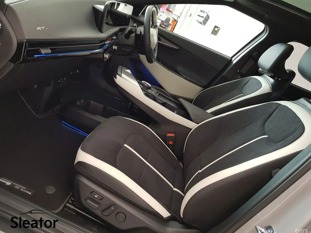 Kia EV6 SUV, Electric, 2026, Grey