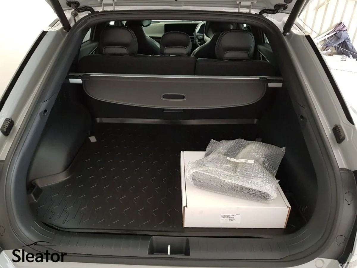 Kia EV6 SUV, Electric, 2026, Grey